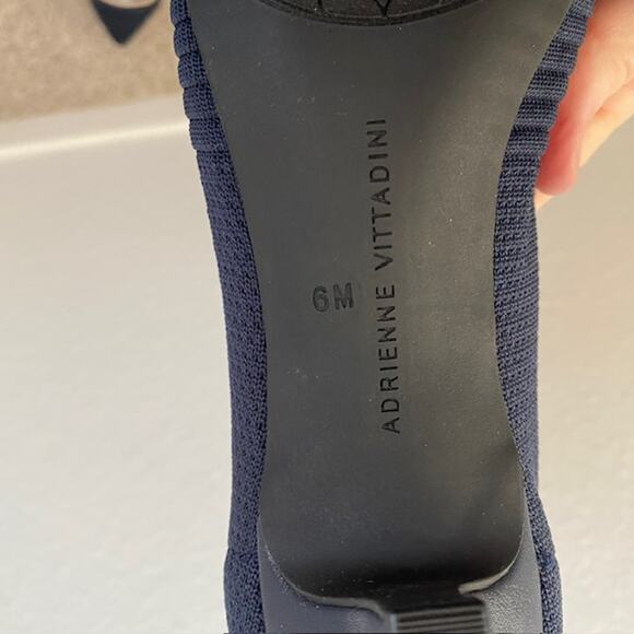 Adrienne Vittadini Skippy Kitten Heel Pumps Navy Blue Stretch NWOT Women's 6M - Picture 9 of 15
